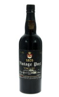 Lote 700 - PORTO CACHÃO VINTAGE 1979 - Garrafa de Vinho do Porto, Cachão, Vintage 1979, Soc. Agrícola e Comercial dos Vinhos Messias, Vila Nova de Gaia (750ml - 20%vol.). Nota: Garrafa à venda por € 180. Consultar valor indicativo em https://tinyurl.com/2