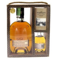 Lote 300 - WHISKY THE GLENROTHES - Garrafa de Whisky, Single Malt, Select Reserve, (700ml - 43%vol). Nota: em embalagem de cartão original com miniatura engarrafada em 1992