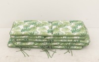 Lote 116 - ALMOFADAS PARA JARDIM - ConjuntO de 5 almofads para cadeiras de jardim, com motivos vegetalistas, em tons de verde.. Dim:90x45 cm. Nota: com sinais de uso e armazenamento