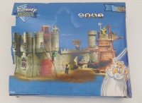 Lote 321 - CASTELO DISNEY - Castelo modelo "The Sword in Stone Castle" em plástico. Nota: em caixa original, parcialmente desmontado. Pode apresentar eventuais faltas