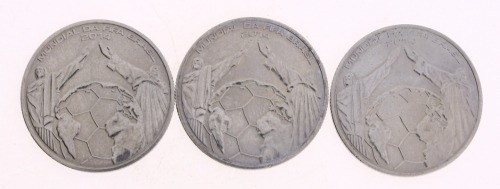 Lote 81 - PORTUGAL, MOEDAS DE 2.5 EUROS EM CUPRONÍQUEL, ANO 2014 - 3 moedas da República Portuguesa, Comemorativas dedicadas ao Campeonato do Mundo de Futebol realizado no Brasil de 2014. Dim: 28 mm (diâmetro). Nota: sem classificação atribuída pela Oport