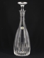 Lote 4 - STEPHENS, GARRAFA DECANTER EM CRISTAL - Garrafa com rolha de decoração lapidada. Dim: 31 cm. Nota: marcada na base