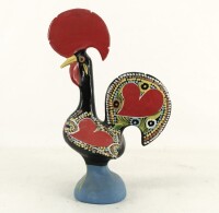 Lote 130 - GALO DE BARCELOS - Escultura em cerâmica policromada. Dim: 34 cm