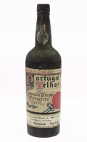 Lote 1 - PORTO PORTUGAL VELHO 1908 - Garrafa de Vinho do Porto, Colheita de 1908, Companhia Vinicola Portuguesa, Real Cª Vinicola, (750ml - 20%vol.). Nota: garrafa do mesmo ano de colheita à venda por € 990. Consultar valor indicativo em https://www.garra