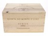 Lote 4 - QUINTA DO MONTE D'OIRO 2002 - 6 garrafas de Vinho Tinto, Vinho Regional Estremadura, Aurius 2002, Quinta do Monte D'Oiro, José Bento dos Santos, (750ml - 14,5%vol.). Nota: conjunto com um valor de venda de € 237. Em caixa de madeira original fech - 4