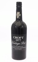 Lote 27 - PORTO CROFT VINTAGE 1977 - Garrafa de Vinho do Porto, Vintage 1977, engarrafado em 1979, Croft & Cª, Vila Nova de Gaia, (750ml). Nota: garrafa idêntica à venda por € 179.95. Consultar valor indicativo em https://www.garrafeiranacional.com/1977-c