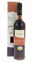 Lote 39 - MOSCATEL VENÂNCIO COSTA LIMA - Garrafa de Vinho Moscatel de Setúbal DOC, Venâncio da Costa Lima, Quinta do Anjo, (750ml - 17%vol.). Nota: em caixa de cartão original