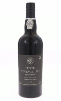 Lote 45 - PORTO RAMOS PINTO VINTAGE 1983 - Garrafa de Vinho do Porto, Vintage 1983, Adriano Ramos Pinto, Vila Nova de Gaia, (750ml - 20%vol.). Nota: garrafa idêntica à venda por € 225. Consultar valor indicativo em https://acasagarrafeira.pt/produto/0867/