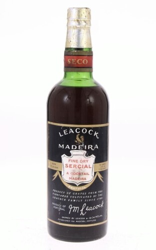 Lote 47 - MADEIRA LEACOCK - Garrafa de Vinho da Madeira, Fine Dry Sercial, A Cocktail Madeira, Leacock & Cº, (750ml - 19%vol.)