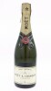 Lote 101 - CHAMPAGNE MOET & CHANDON - Garrafa de Champagne Francês, Brut Imperial, Moët et Chandon Epernay, França (750ml - 12% vol.). Nota: garrafa idêntica à venda por € 49.90. Consultar valor indicativo em https://www.garrafeiranacional.com/champagne-m