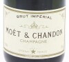 Lote 101 - CHAMPAGNE MOET & CHANDON - Garrafa de Champagne Francês, Brut Imperial, Moët et Chandon Epernay, França (750ml - 12% vol.). Nota: garrafa idêntica à venda por € 49.90. Consultar valor indicativo em https://www.garrafeiranacional.com/champagne-m - 3