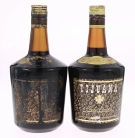 Lote 149 - LICOR TIJUANA - 2 garrafas de Licor de Café, Caves Neto Costa, (1000ml - 28%vol). Nota: uma garrafa com o rótulo danificado