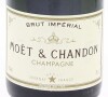 Lote 150 - CHAMPAGNE MOET & CHANDON - Garrafa de Champagne Francês, Brut Imperial, Moët et Chandon Epernay, França (750ml - 12% vol.). Nota: garrafa idêntica à venda por € 49.90. Consultar valor indicativo em https://www.garrafeiranacional.com/champagne-m - 3