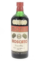 Lote 211 - MOSCATO MONIS - Garrafa de Moscato, Dessert Wine, Monis of Paarl, África do Sul, (750ml aprox - 17%vol.)