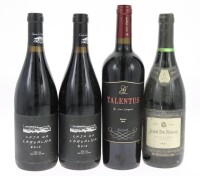 Lote 306 - GARRAFAS DE VINHO TINTO - 4 garrafas de Vinho Tinto sendo 1 garrafa de José de Sousa 1991, 1 garrafa de Talentus Reserva 2019 e 2 garrafas de Casa da Carvalha 2010, (750ml)