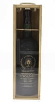 Lote 319 - PORTO REAL VINÍCOLA CENTENÁRIO - Garrafa de Vinho do Porto, Comemoração do Centenário da Real Vinícola 1889-1989, Real Companhia Vinícola do Norte de Portugal, Vila Nova de Gaia, (750ml - 20%vol.). Garrafa idêntica à venda por € 195. Nota: em c