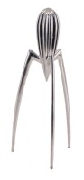 Lote 7 - ALESSI, ESPREMEDOR DE CITRINOS - Modelo Juicy Salif em alumínio fundido. Design de Philippe Starck. Dim: 29 cm. Nota. Espremedor idêntico à venda por € 85. Consultar valor indicativo em https://www.cutipol.pt/pt/shop/alessi-espremedor-de-citrinos