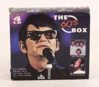 Lote 126 - VARIADOS ARTISTAS, CD'S - Conjunto de 4 cd's de autores como Roy Orbison, The Bee Gees, The Small Faces e Ike & Tina Turner, " The 60's Box". Nota: em caixa de cartão