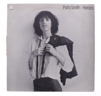 Lote 139 - PATTI SMITH - "HORSE" - Disco de vinil, LP de 33 rpm, de 1975, editora Atlanta Records. Nota: com sinais de uso e armazenamento