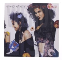 Lote 188 - WENT & LISA - "FRUIT AT THE BOTTOM" - Disco de vinil, LP de 33 rpm, de 1989, editora Virgin. Capa em bom estado com sinais de armazenamento e disco sem sinais de uso. Inclui encarte original. Fabricado e editado na Alemanha