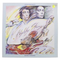 Lote 195 - STEVE HACKETT - "HIGLY STRUNG" - Disco de vinil, LP de 33 rpm, de 1983, editora The Famous Charisma Label, capa em bom estado com alguns armazenamento e disco sem sinais de uso. Inclui encarte original. Editado na Alemanha