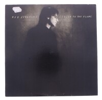 Lote 210 - ROB JUNGKLAS - "CLOSER TO THE FLAME" - Disco de vinil, LP de 33 rpm, de 1986, editora Manhattan, capa em bom estado (com etiqueta de preço) com sinais de armazenamento, disco sem sinais de uso. Inclui encarte original. Fabricado e editado nos