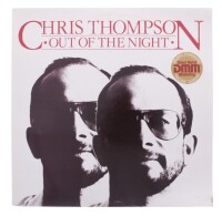 Lote 243 - CHRIS THOMPSON - "OUT OF THE NIGHT" - Disco de vinil, LP de 33 rpm, de 1983, editora Ultra Phone, capa em bom estado com alguns sinais de armazenamento e disco sem sinais de uso. Inclui encarte original. Editado na Alemanha