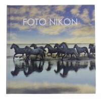 Lote 45 - "FOTO NIKON", LIVRO - Livros de fotografia, com imagens de vários autores, livro de capa dura, edição Nikon.