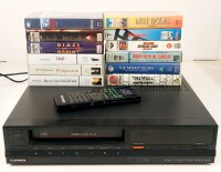 Lote 6 - LEITOR E GRAVADOR DE CASSETTES DE VIDEO VHS TELEFUNKEN - modelo 3945, dos anos 80 do século XX, fabricado no Japão para a marca alemã Telefunken. Testado e a funcionar, a necessitar de limpeza interna e revisão. Dimensões: 44x33x9 cm