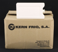 Lote 223 - KERN, ACUMULADORES DE FRIO - Conjunto de 21 acumuladores de frio reutilizáveis Modelo LP 400 para geleira ou mochila. Dim: 17x9,5x3 cm. Nota: apresentados em caixa de cartão original