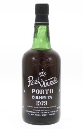 Lote 13 - PORTO REAL VINÍCOLA COLHEITA 1973 - Garrafa de Vinho do Porto, Engarrafado em 1981, Aloirado Doce, (750ml - 20%vol). Nota: garrafa idêntica à venda por € 650. Consultar valor indicativo em https://garrafeiragrandeescolha.pt/produto/porto-real-vi