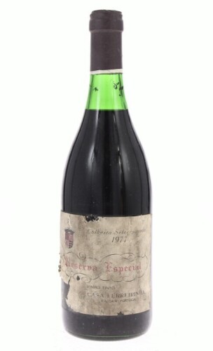 Lote 14 - CASA FERREIRINHA RESERVA ESPECIAL 1977 – Garrafa de Vinho Tinto, Colheita Seleccionada 1977, Casa Ferreirinha, (750ml – 12%vol). Nota: garrafa idêntica à venda por € 230. Rótulo danificado. Consultar valor indicativo em https://www.garrafeiranac