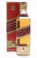 Lote 49 - WHISKY JOHNNIE WALKER - Garrafa de Whisky, Red Label, Old Scotch Whisky, John Walker and Sons, Escócia, (750ml - 40%vol.). Nota: garafa antiga, em caixa de cartão original