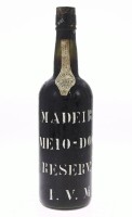 Lote 98 - MADEIRA IVM - Garrafa de Vinho da Madeira, Meio-Doce, Reserva, IVM, (750ml)