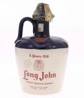 Lote 174 - WHISKY LONG JOHN 8 ANOS - Garrafa Decanter de Whisky, 8 Years Old, Finest Scotch Whisky, Long John Distilleries, Escócia, (750ml - 43%vol.). Nota: garrafa idêntica à venda por € 260. Consultar valor indicativo em https://t.ly/5KST