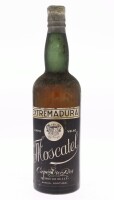 Lote 196 - MOSCATEL CAVES VICE REI - Garrafa de Vinho Velho,Moscatel Extremadura, Caves Vice Rei, Anadia, (750ml). Nota: apresenta alguma perda