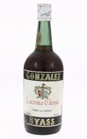 Lote 305 - PORTO GONZALEZ BYASS - Garrafa de Vinho do Porto, Lacrima Christi, Lágrima Branco, Gonzalez Byass, (750ml). Nota: garrafa antiga