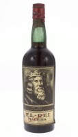 Lote 397 - MADEIRA EL-REI DOM DINIZ - Garrafa de Vinho da Madeira, Blandy's madeiras, Funchal, (750ml). Nota: garrafa idêntica à venda por € 89.90. Consultar valor indicativo em https://www.garrafeiranacional.com/madeira-blandy-s-el-rei-don-diniz.html