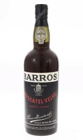 Lote 417 - PORTO BARROS - Garrafa de Vinho do Porto, Moscatel Velho, Branco Lágrima, Barros, Almeida & Cª, Villa Nova de Gaya, (750ml)