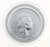 Lote 9 - GRÃ-BRETANHA, MOEDA 2 LIBRAS "BRITANIA" EM PRATA PROOF 999, ANO 2019 - Moeda de Elizabeth II de 2 Pounds 1 Ounce pure Silver 999 Britannia. Peso: 32,54 g (1.04 onça). Dim: 40 mm (diâmetro). Nota: apresentada em alvéolo próprio. Sem classificação - 4