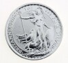 Lote 38 - GRÃ-BRETANHA, MOEDA 2 LIBRAS "BRITANIA" EM PRATA PROOF 999, ANO 2019 - Moeda de Elizabeth II de 2 Pounds 1 Ounce pure Silver 999 Britannia. Peso: 32,54 g (1.04 onça). Dim: 40 mm (diâmetro). Nota: apresentada em alvéolo próprio. Sem classificação - 3