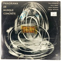 Lote 53 - PIERRE SCHAEFFER ET ALIA DISCO EM VINIL PANORAMA DE LA MUSIQUE CONCRÈTE - album duplo editado em 1958 pelo Club National du Disque, em França, com os códigos CND 15 e 16. Capa com sinais de uso, etiquetas coladas, inscrições com marcador e carim