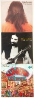 Lote 74 - JÚLIO PEREIRA TRÊS DISCOS DE VINIL - Conjunto de três LP's, dos quais o primeiro intitulado Lisboémia, editado em 1978 pela Valentim de Carvalho para a EMI, com o código 8E 072 40462, o segundo Os Sete Instrumentos, em 1986 pela Transmédia, com 