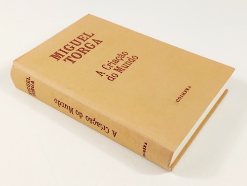 Lote 16 - 1ª EDIÇÃO CONJUNTA: A CRIAÇÃO DO MUNDO - Miguel Torga; com prefácio do próprio autor, Coimbra,Gráfica de Coimbra, 1991. Encadernação editorial cartonada. Óptimo exemplar. Miolo limpo. Edição muito apreciada e procurada. Nota: marginalíssimos pic