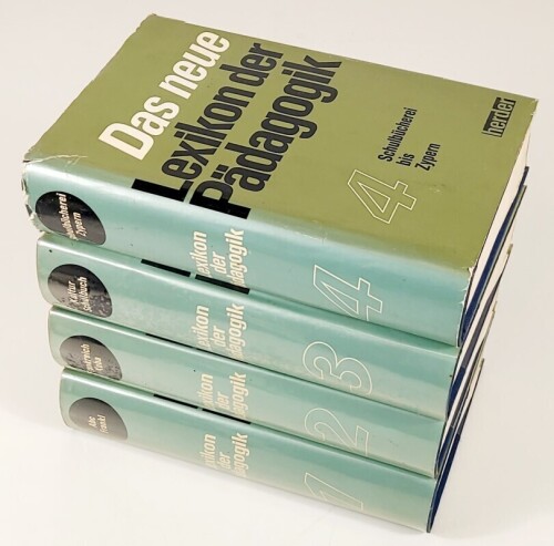 Lote 29 - LEXIKON DER PÄDAGOGIK. NEUE AUSGABE. 4 TOMOS - AAVV, Freiburg; Basel; Wien, Herder, 1970-71. 4 tomos, obra completa. Muito invulgar. Encadernações editoriais em tela, conservando as respecitvas sobrecapas de protecção. Corte superior das folhas 