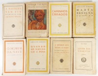 Lote 140 - AQUILINO RIBEIRO: JARDIM DAS TORMENTAS (EDIÇÃO CORRIGIDA); O HOMEM QUE MATOU O DIABO; MARIA BENIGNA; ANDAM FAUNOS PELOS BOSQUES; A BATALHA SEM FIM; CAMINHOS ERRADOS; QUANDO AO GAVIÃO CAI A PENA; O HOMEM DA NAVE. SERRANOS, CAÇADORES E FAUNA VÁRI