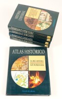 Lote 143 - HISTÓRIA UNIVERSAL + ATLAS HISTÓRICO. 5 TOMOS - AAVV, Lisboa, Círculo de Leitores, 1989-1990. 4 volumes + atlas histórico, extremamente informativos e ilustrados. Encadernações editoriais em percalina preta com gravações a ouro nas lombadas, co