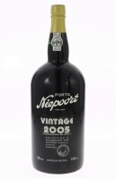 Lote 3 - PORTO NIEPOORT VINTAGE 2005 MAGNUM - Garrafa Magnum de vinho do Porto, Vintage 2005, engarrafado em 2007, Niepoort Vinhos, (1500ml - 20%vol.). Nota: garrafa idêntica à venda por € 275. Consultar valor indicativo em https://www.garrafeiraveneza.co