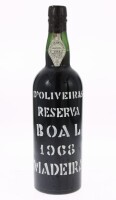 Lote 5 - MADEIRA D'OLIVEIRAS RESERVA 1968 - Garrafa de Vinho da Madeira, Reserva, Boal 1968, (750ml). Nota: garrafa idêntica à venda por € 600.25. Consultar valor indicativo em https://www.portugalvineyards.com/pt/meio-doce/12410-doliveiras-boal-medium-sw