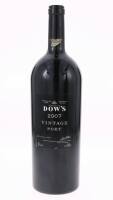 Lote 7 - PORTO DOW'S VINTAGE 2007 MAGNUM- Garrafa Magnum de Vinho do Porto, Dow's Vintage 2007, Bottled in 2009, Symington Family Estates, Porto - (1500ml - 20%vol.). Nota: garrafa idêntica à venda por € 369 (USD 400). Consultar valor indicativo em